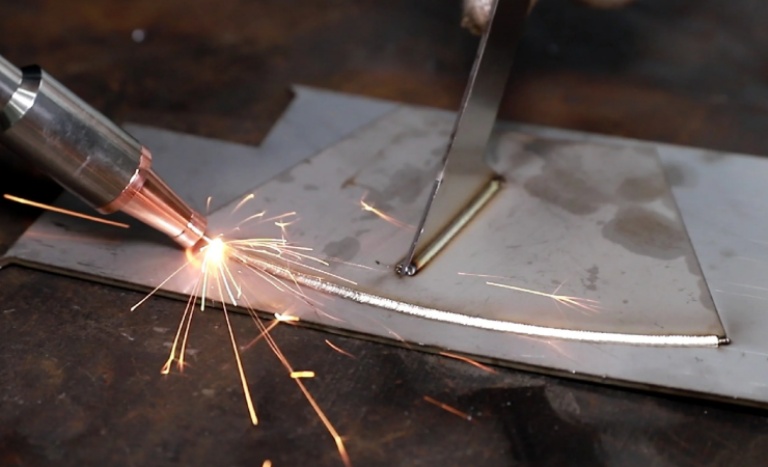 塑料焊接機(jī)透光率參數(shù)與金屬焊接吸收率的比較